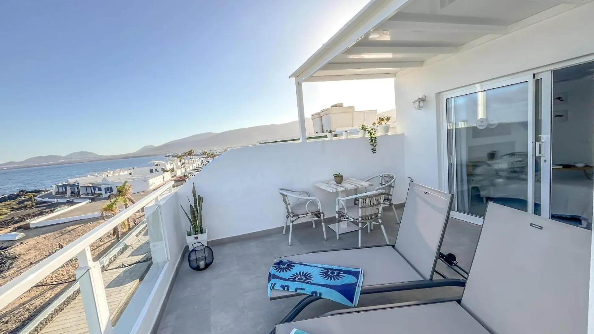 Casa Burgao Studio With Large Seaview Terrace Punta Mujeres Apartment