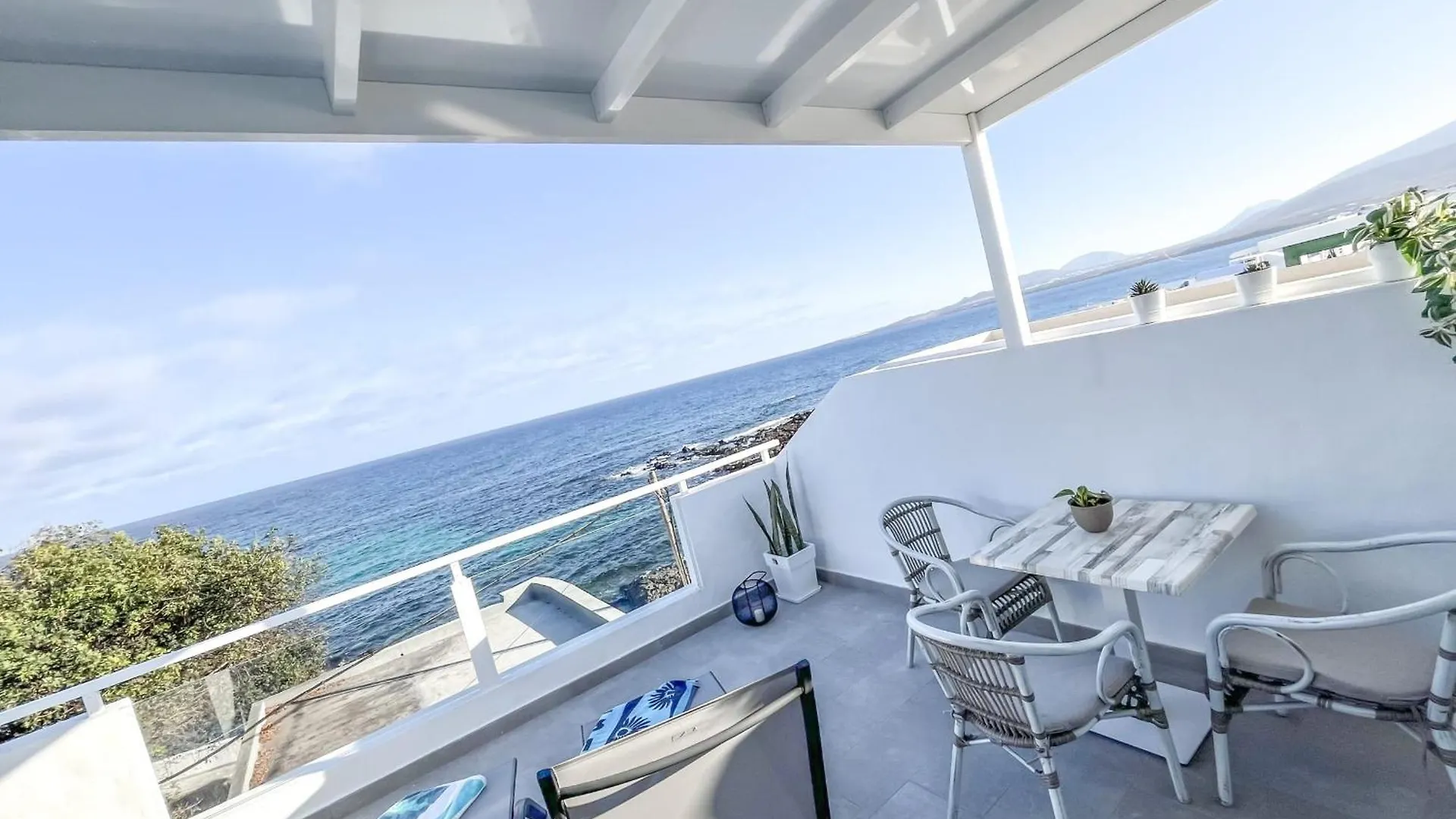 Casa Burgao Studio With Large Seaview Terrace Punta Mujeres Spain